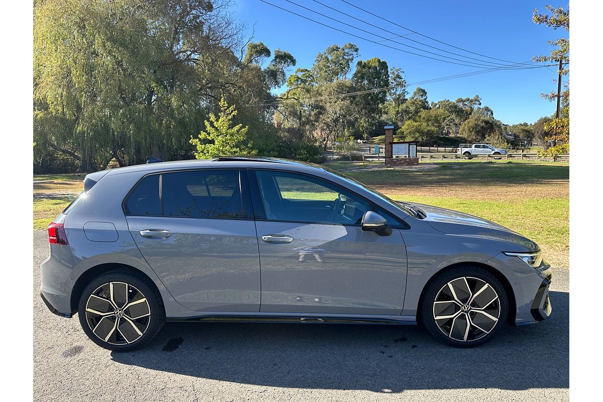 2025 Volkswagen Golf 110TSI R-Line 8.5