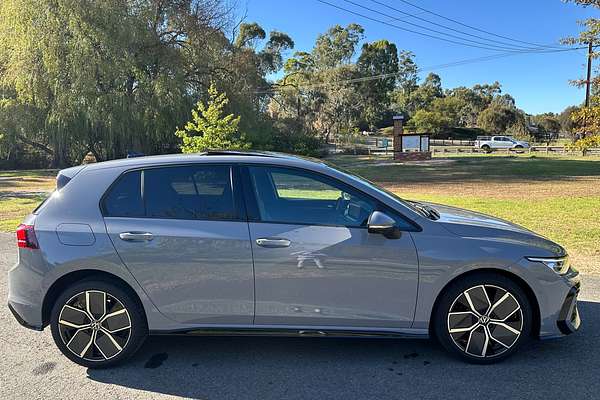 2025 Volkswagen Golf 110TSI R-Line 8.5