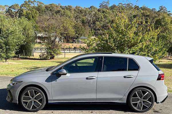 2025 Volkswagen Golf 110TSI R-Line 8.5
