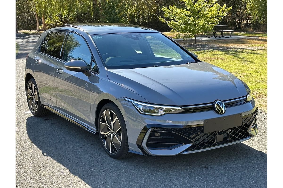 2025 Volkswagen Golf 110TSI R-Line 8.5