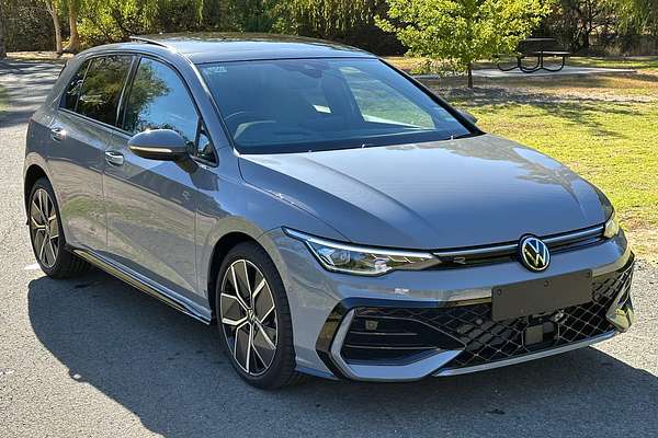 2025 Volkswagen Golf 110TSI R-Line 8.5