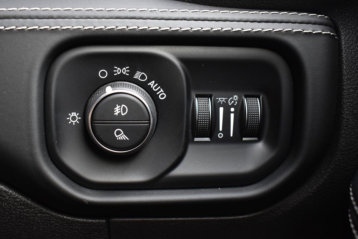 2024 RAM 2500 Laramie Rambox DJ 4X4