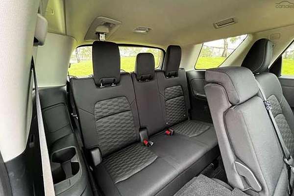2025 Nissan Pathfinder ST-L R53