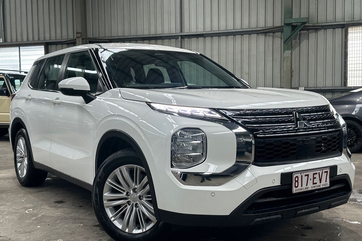 2022 Mitsubishi Outlander ES ZM