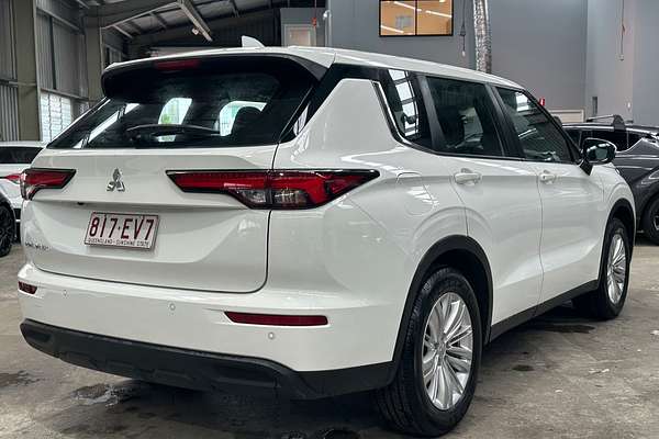 2022 Mitsubishi Outlander ES ZM