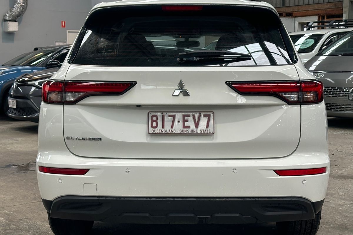 2022 Mitsubishi Outlander ES ZM