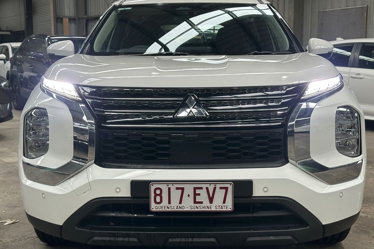 2022 Mitsubishi Outlander ES ZM