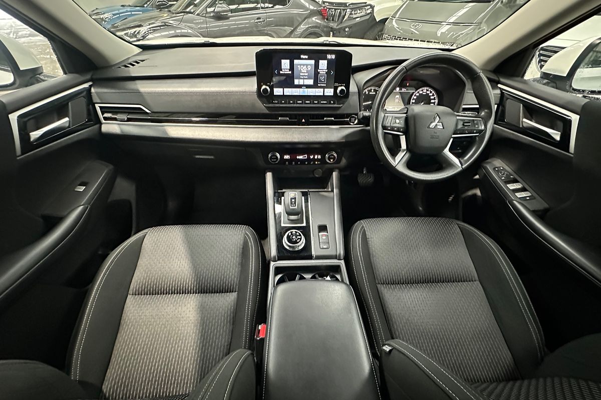 2022 Mitsubishi Outlander ES ZM