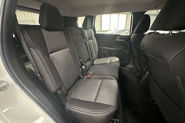 2022 Mitsubishi Outlander ES ZM