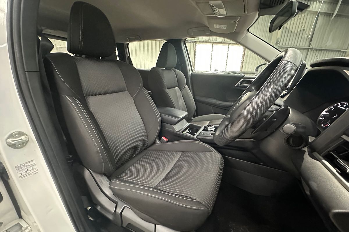 2022 Mitsubishi Outlander ES ZM