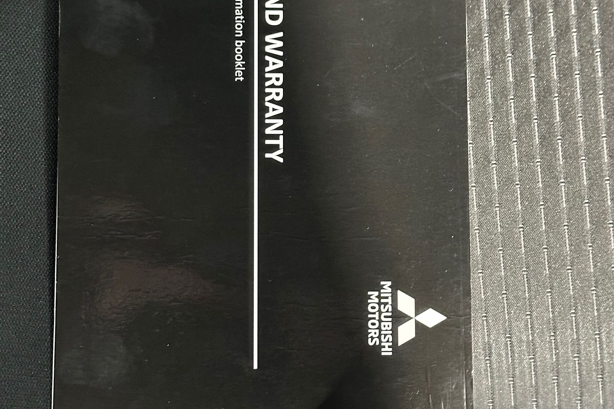 2022 Mitsubishi Outlander ES ZM