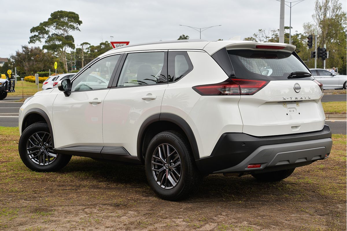 2024 Nissan X-TRAIL ST T33