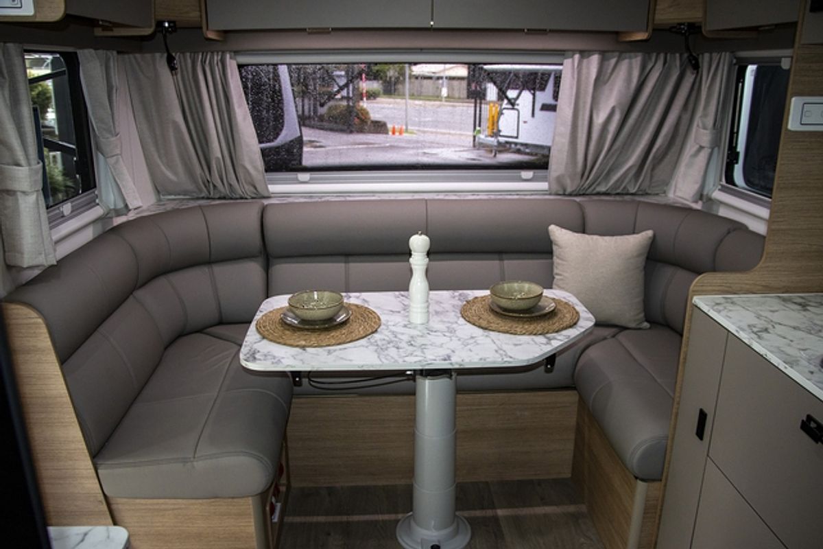 2024 Jayco SILVERLINE CARAVAN 21.65-3.OB.SL-MY24