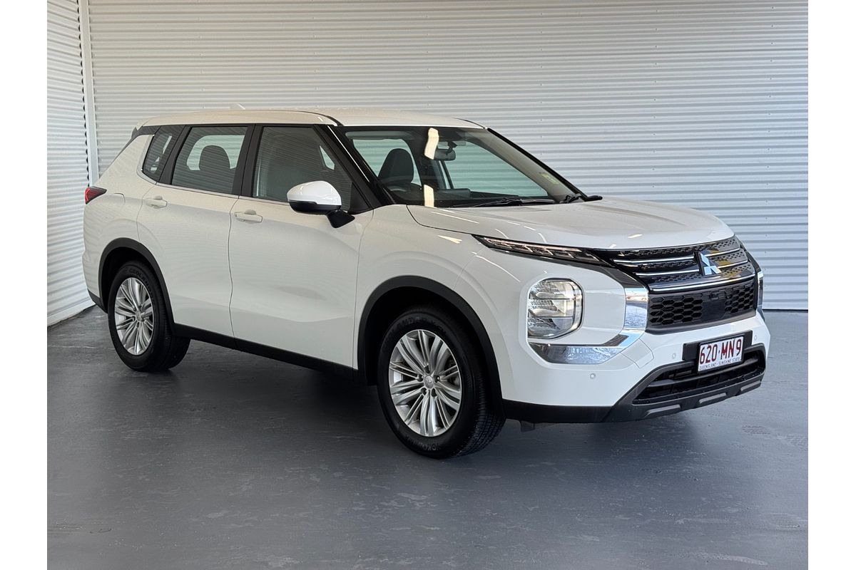 2024 Mitsubishi Outlander ES ZM