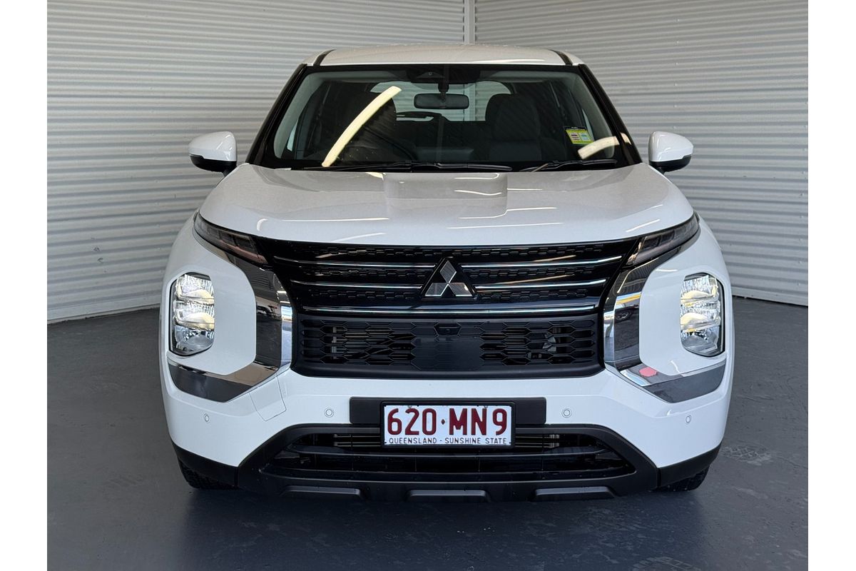 2024 Mitsubishi Outlander ES ZM