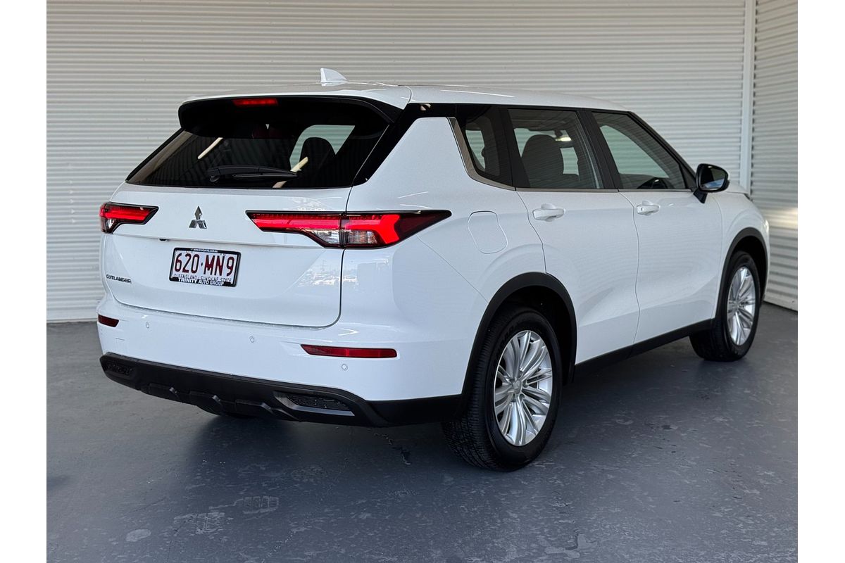 2024 Mitsubishi Outlander ES ZM