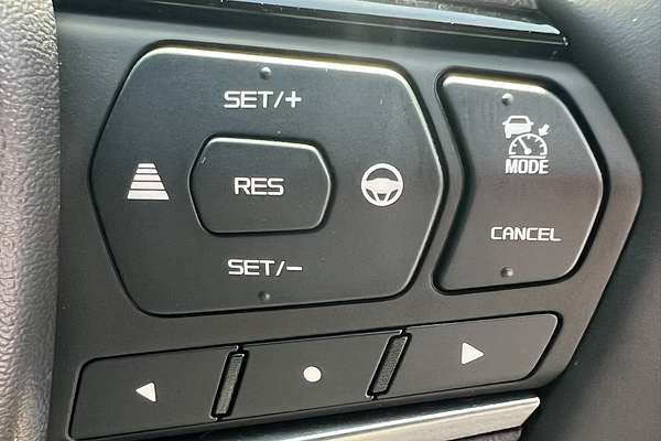 2025 Isuzu MU-X X-TERRAIN