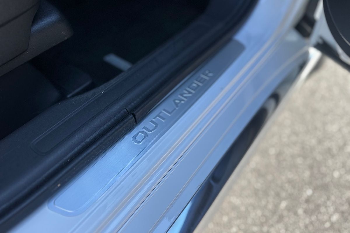 2018 Mitsubishi Outlander PHEV Exceed ZK