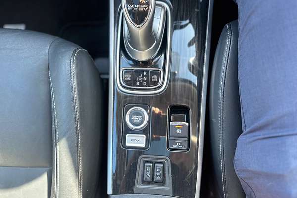 2018 Mitsubishi Outlander PHEV Exceed ZK