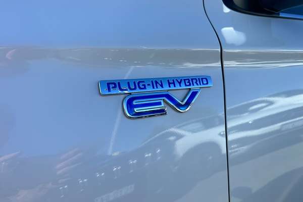 2018 Mitsubishi Outlander PHEV Exceed ZK
