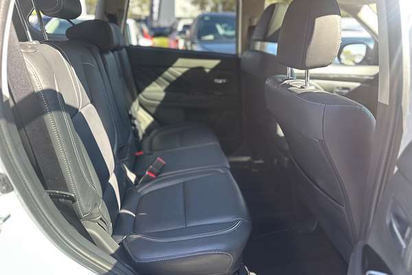 2018 Mitsubishi Outlander PHEV Exceed ZK