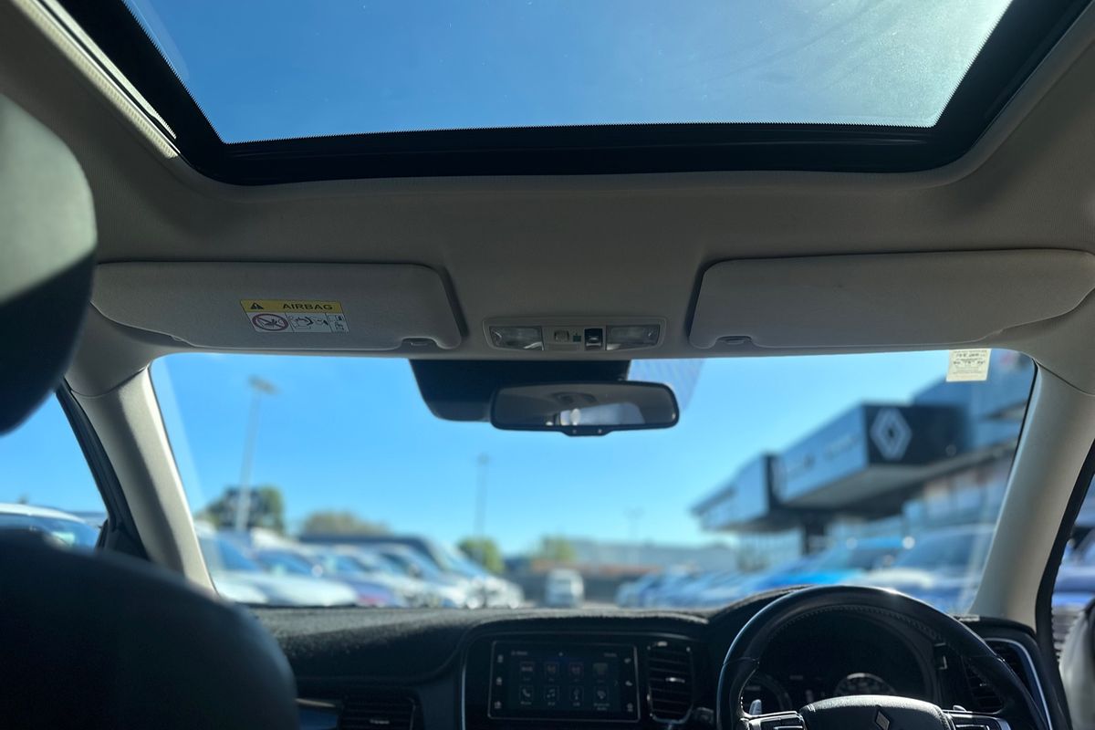 2018 Mitsubishi Outlander PHEV Exceed ZK