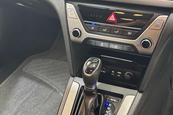 2019 Hyundai Elantra Active AD.2