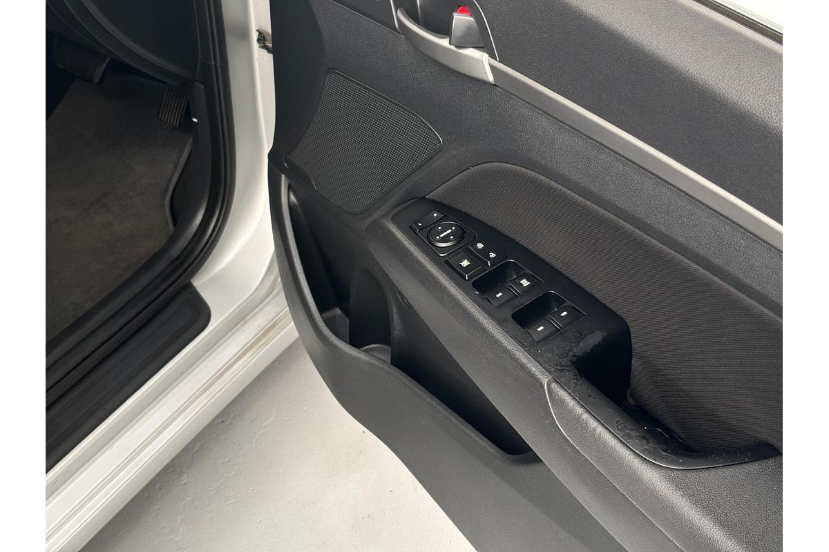 2019 Hyundai Elantra Active AD.2