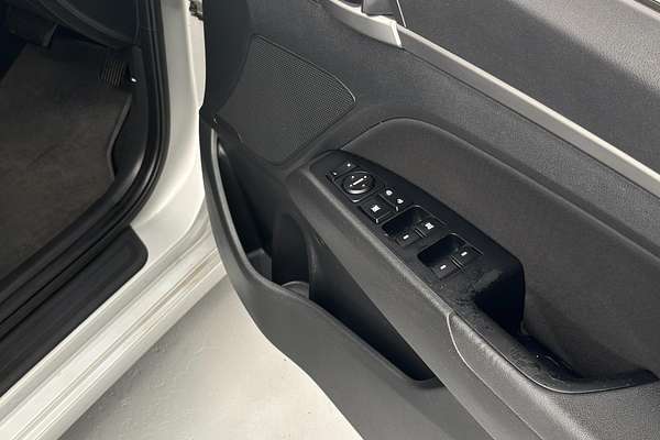 2019 Hyundai Elantra Active AD.2