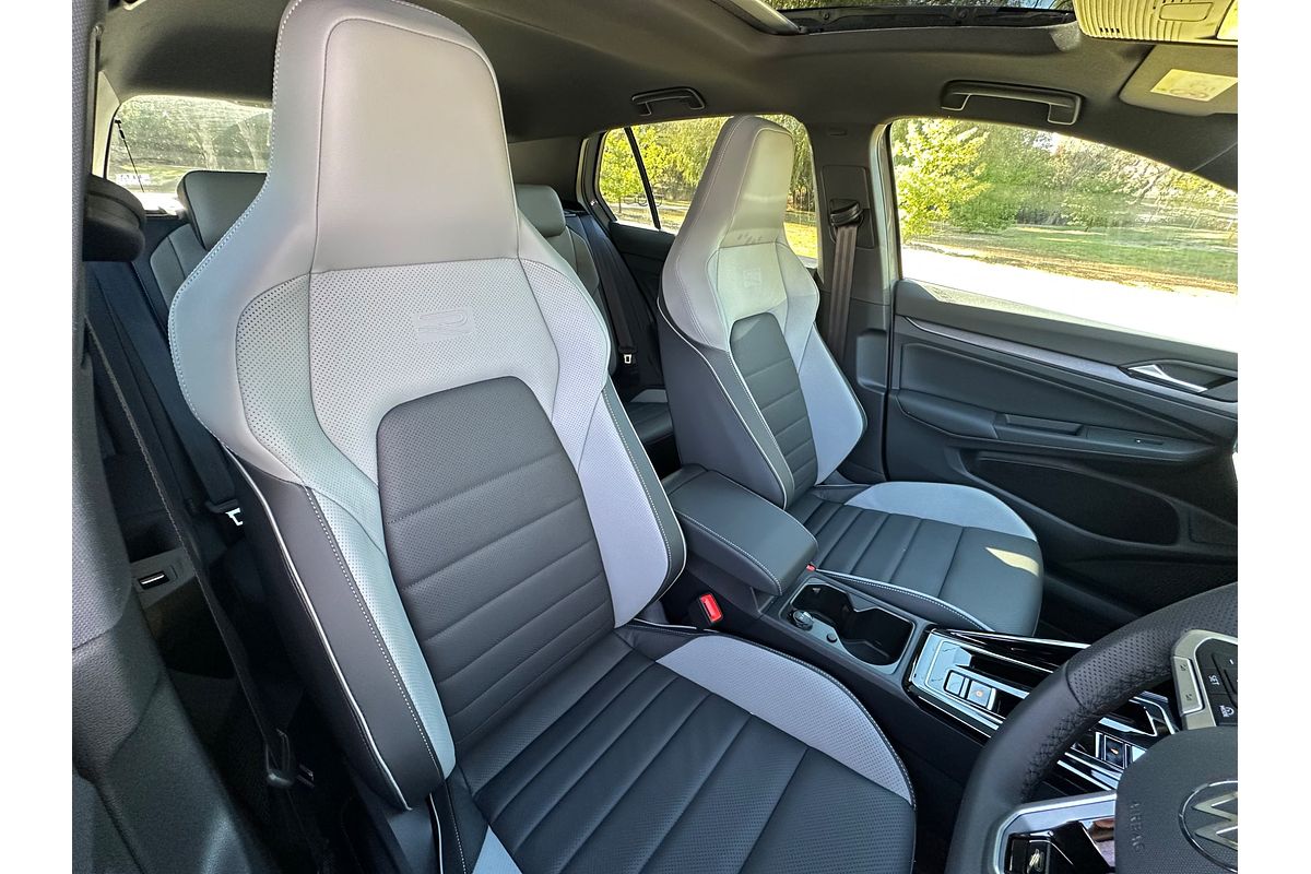 2025 Volkswagen Golf 110TSI R-Line 8.5