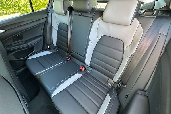 2025 Volkswagen Golf 110TSI R-Line 8.5