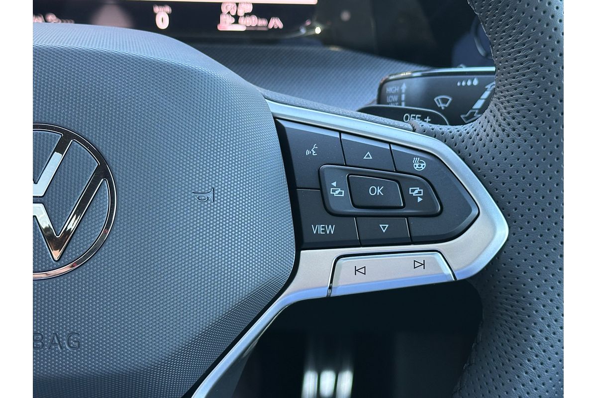 2025 Volkswagen Golf 110TSI R-Line 8.5