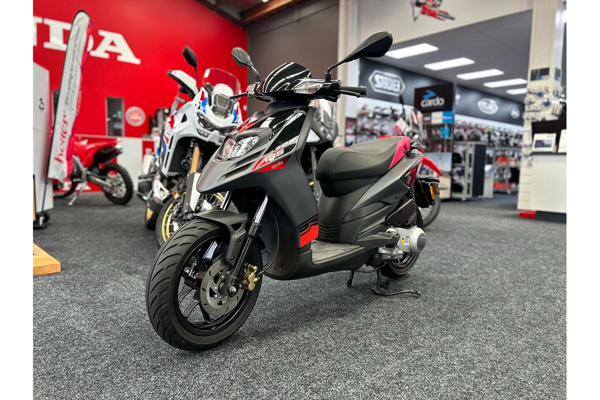 2019 Aprilia SR MOTARD 125