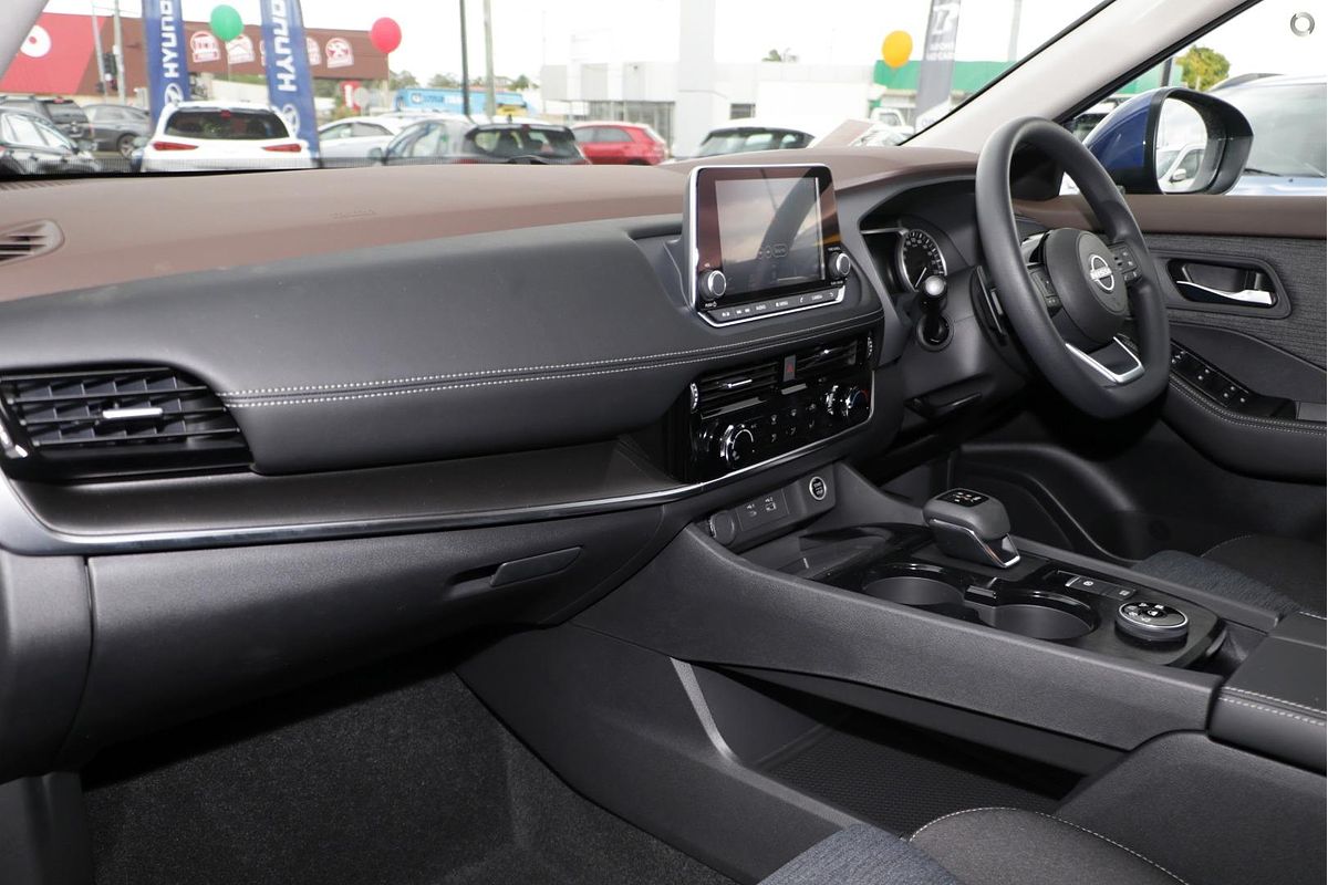 2025 Nissan X-TRAIL ST T33