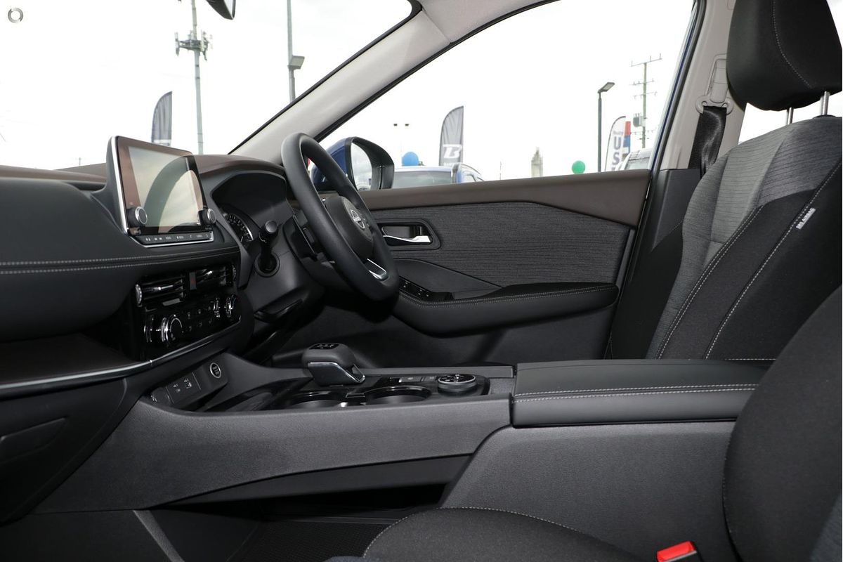 2025 Nissan X-TRAIL ST T33