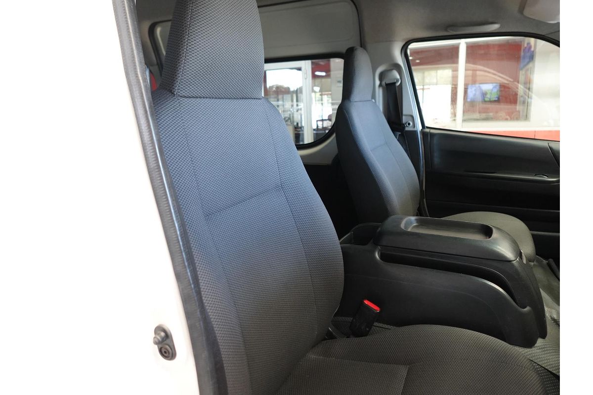 2017 Toyota Hiace Commuter KDH223R
