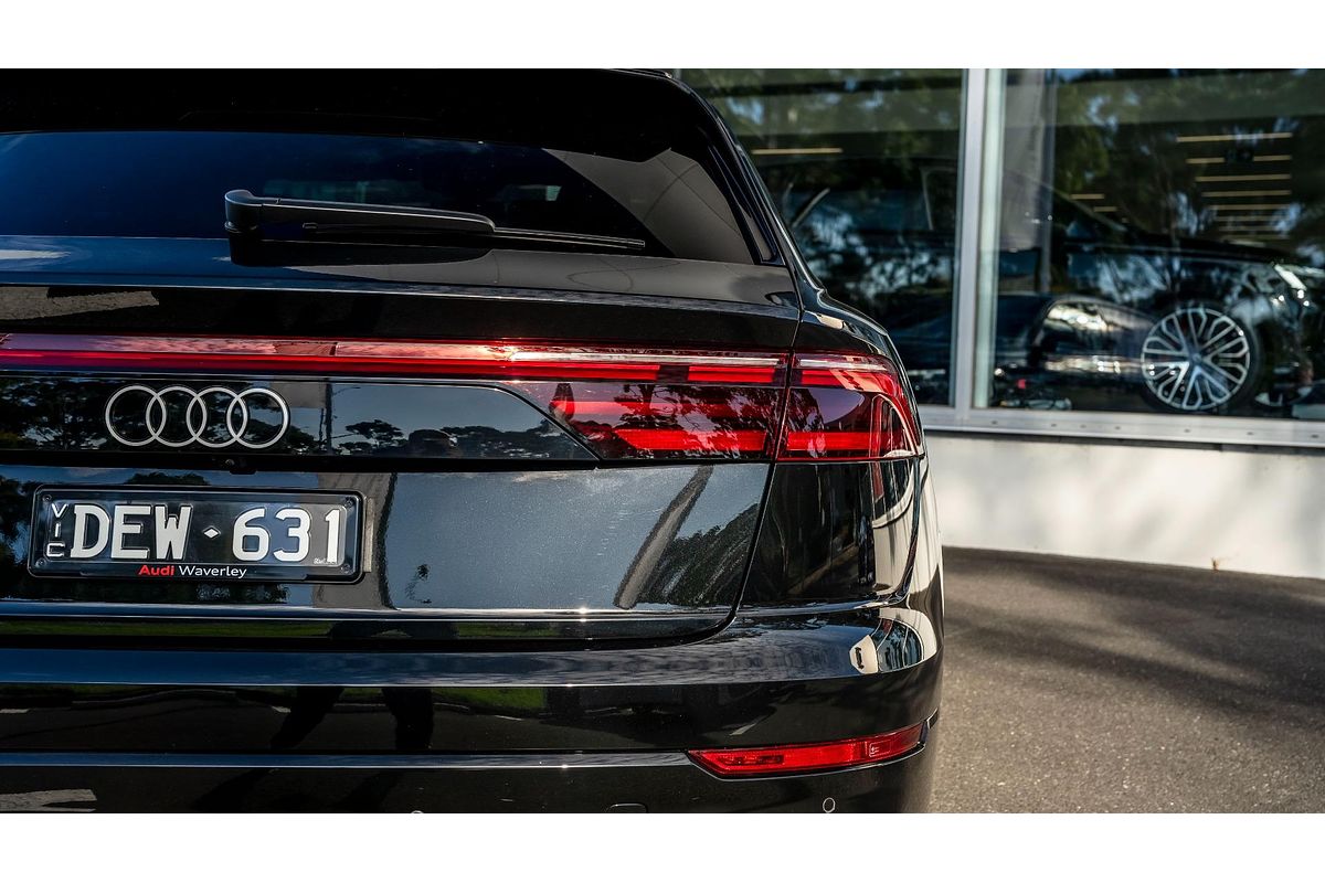 2024 Audi Q8 50 TDI S line F1