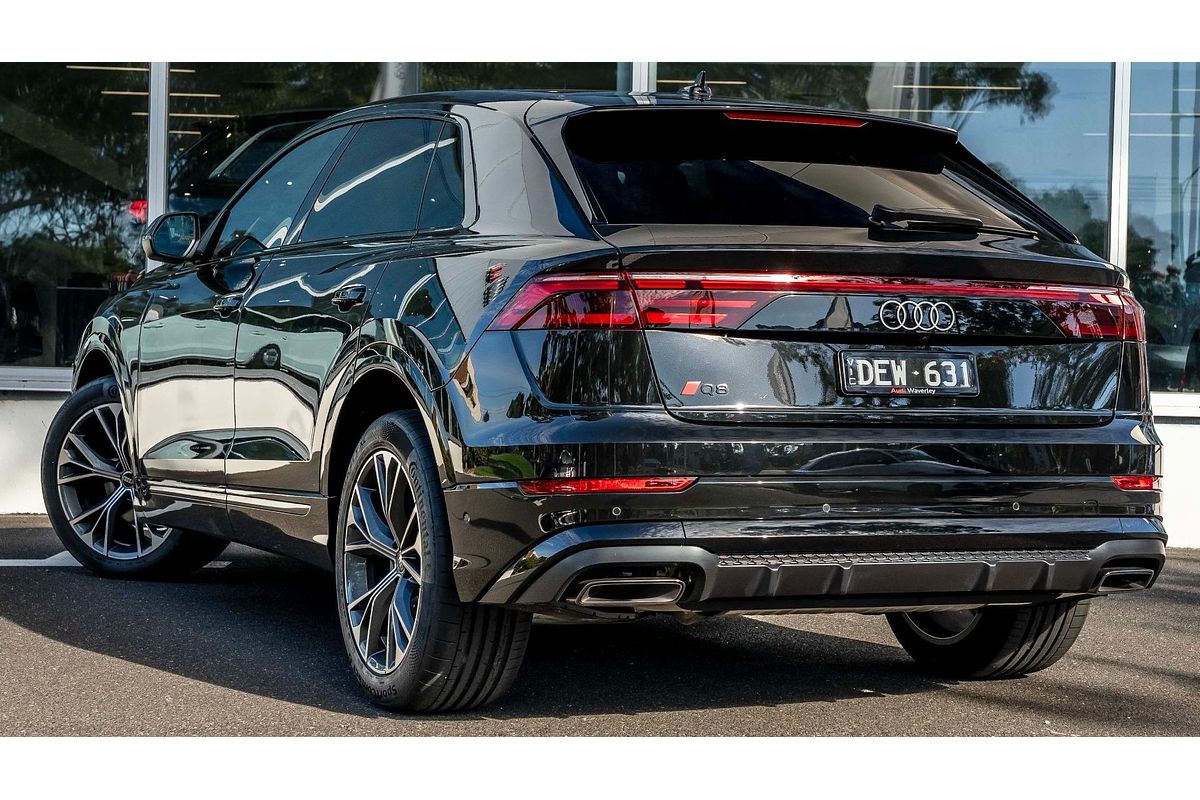 2024 Audi Q8 50 TDI S line F1