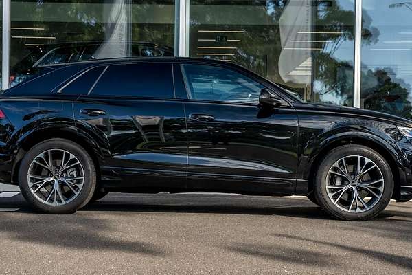 2024 Audi Q8 50 TDI S line F1