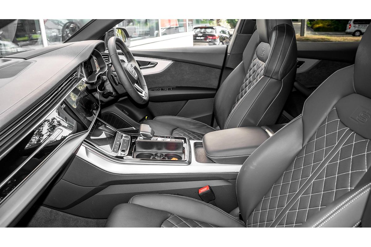 2024 Audi Q8 50 TDI S line F1