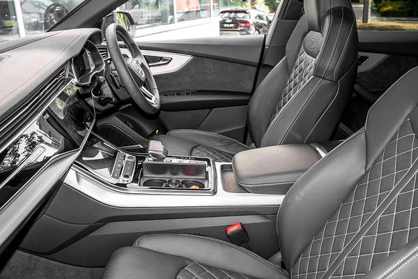 2024 Audi Q8 50 TDI S line F1