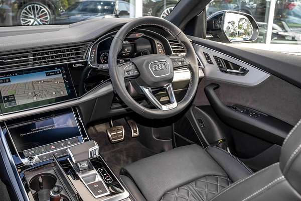 2024 Audi Q8 50 TDI S line F1