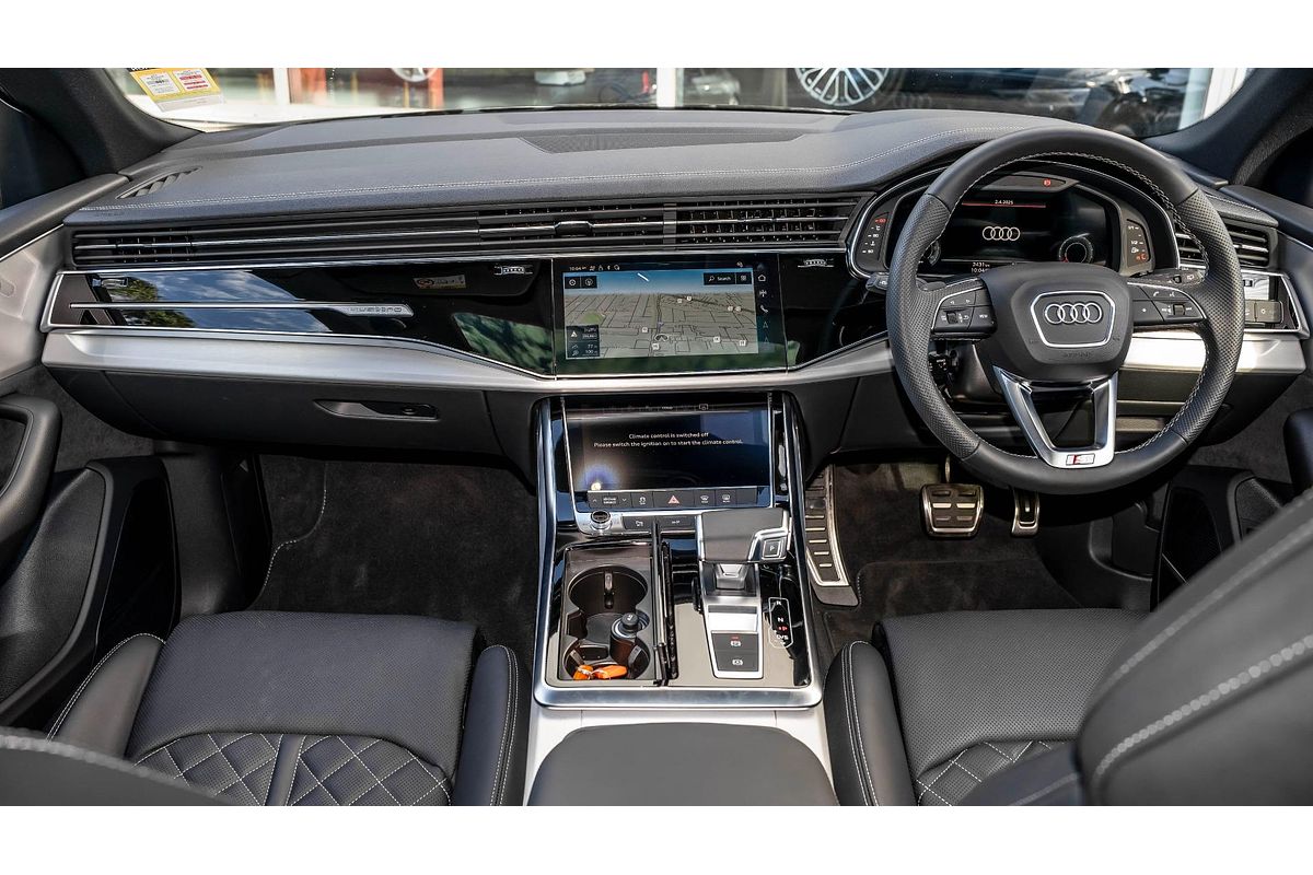 2024 Audi Q8 50 TDI S line F1