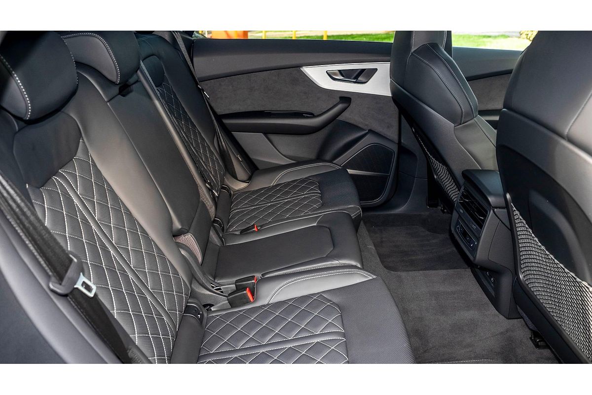 2024 Audi Q8 50 TDI S line F1