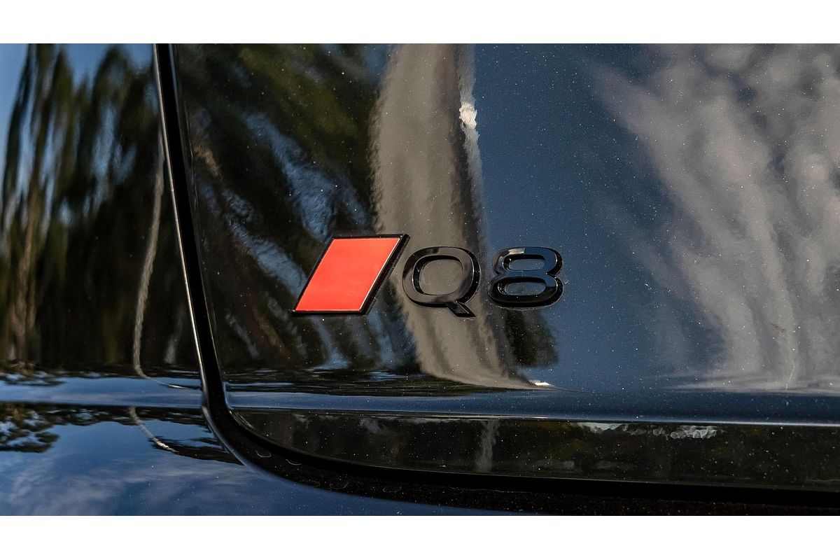 2024 Audi Q8 50 TDI S line F1