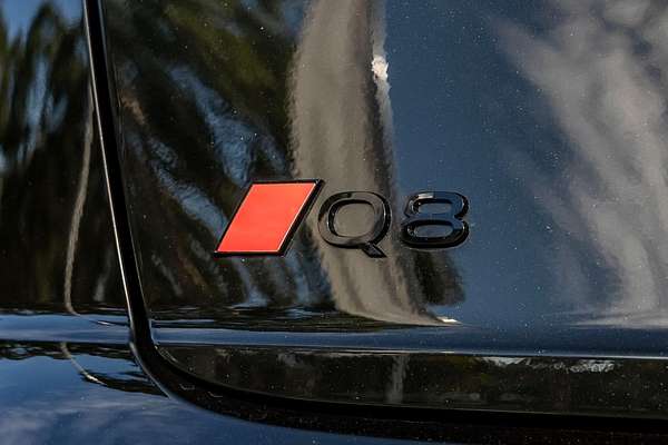 2024 Audi Q8 50 TDI S line F1