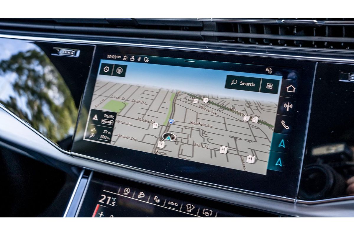 2024 Audi Q8 50 TDI S line F1