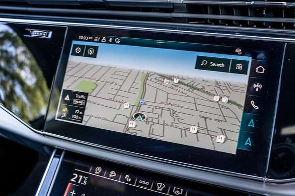 2024 Audi Q8 50 TDI S line F1