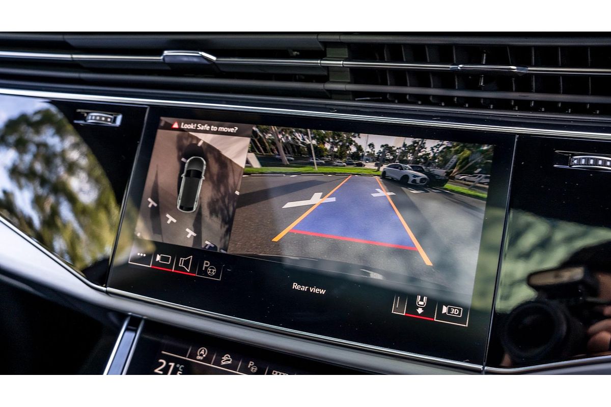 2024 Audi Q8 50 TDI S line F1