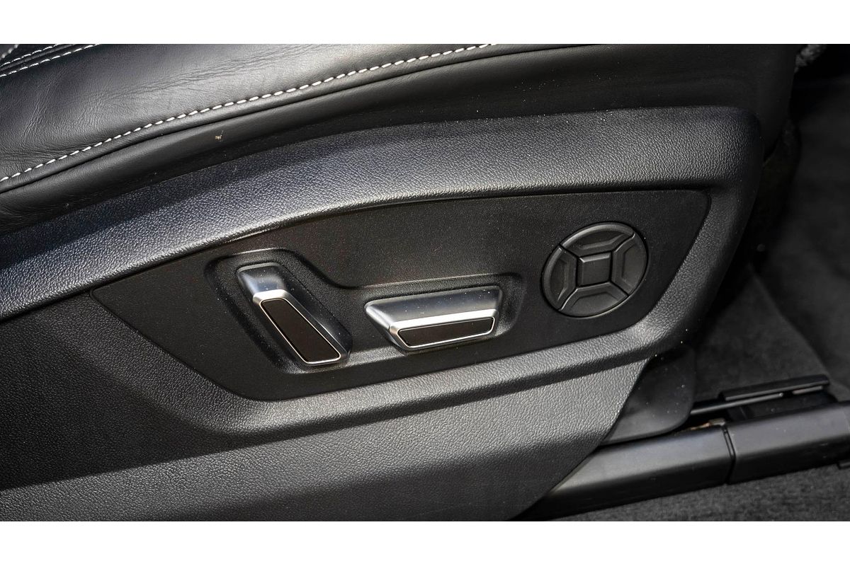 2024 Audi Q8 50 TDI S line F1
